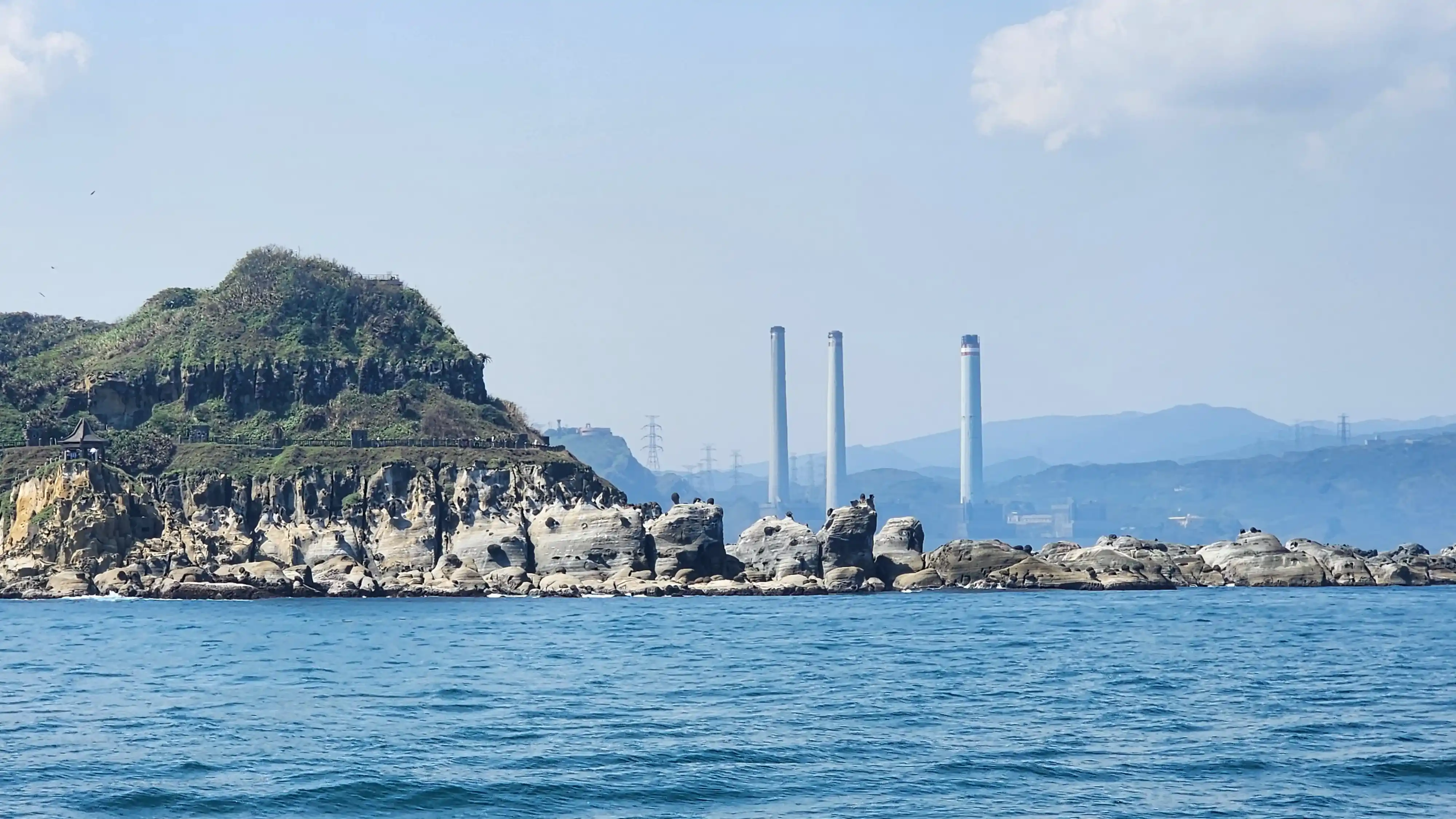 遠眺基隆港